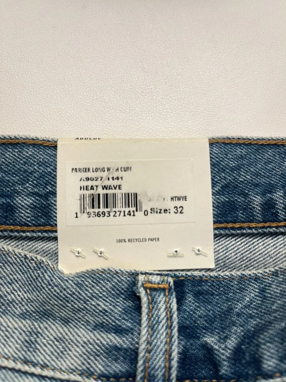 NWT AGOLDE Parker Long Vintage Denim Shorts with Cuff (Heat Wave) - Women's 32